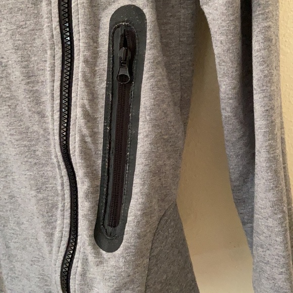 HPE Clothing asymmetrical zip sweatshirt. - Picture 5 of 6